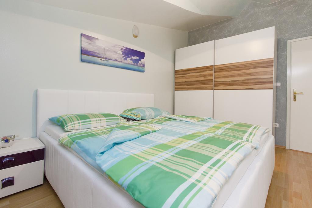 Apartments Maky & Dino Vodice Room photo