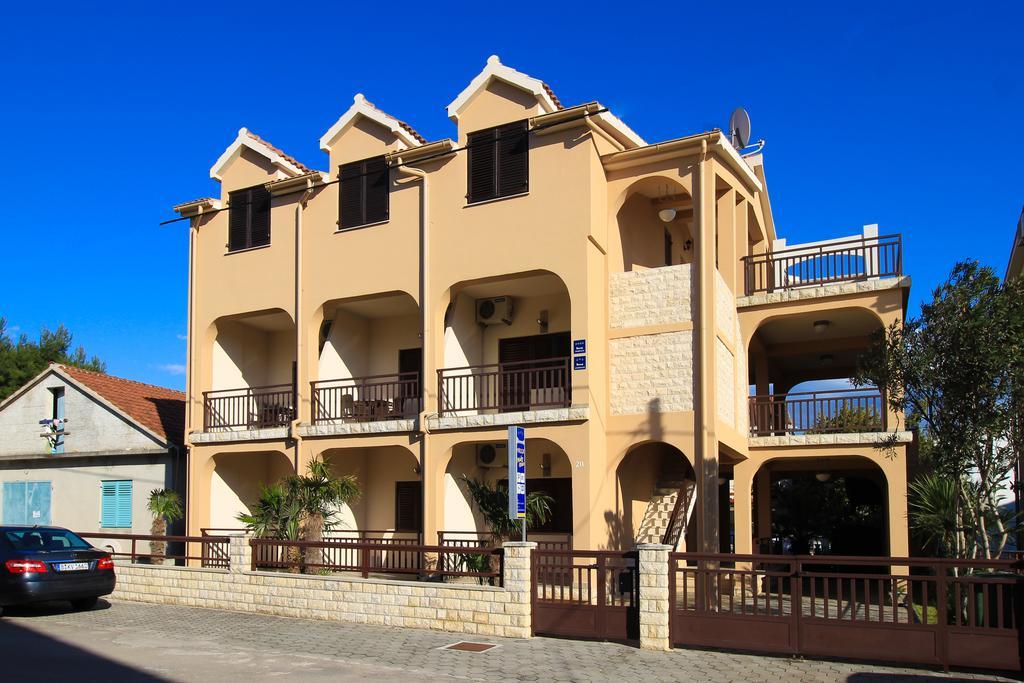 Apartments Maky & Dino Vodice Exterior photo