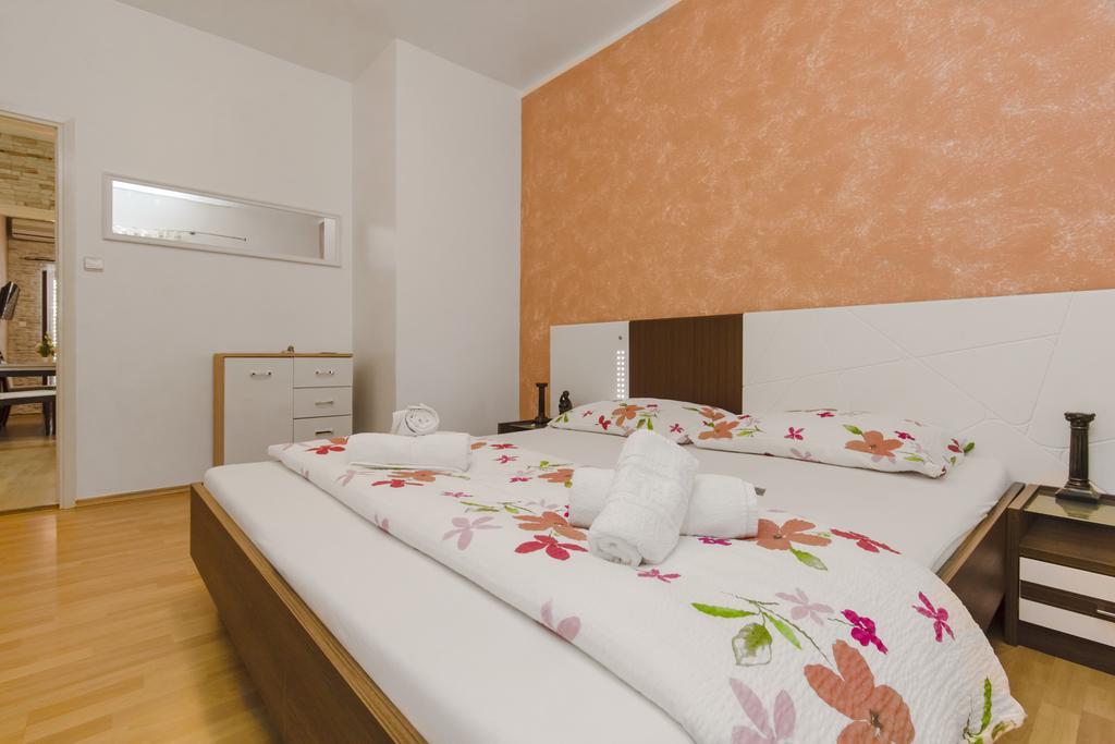 Apartments Maky & Dino Vodice Room photo