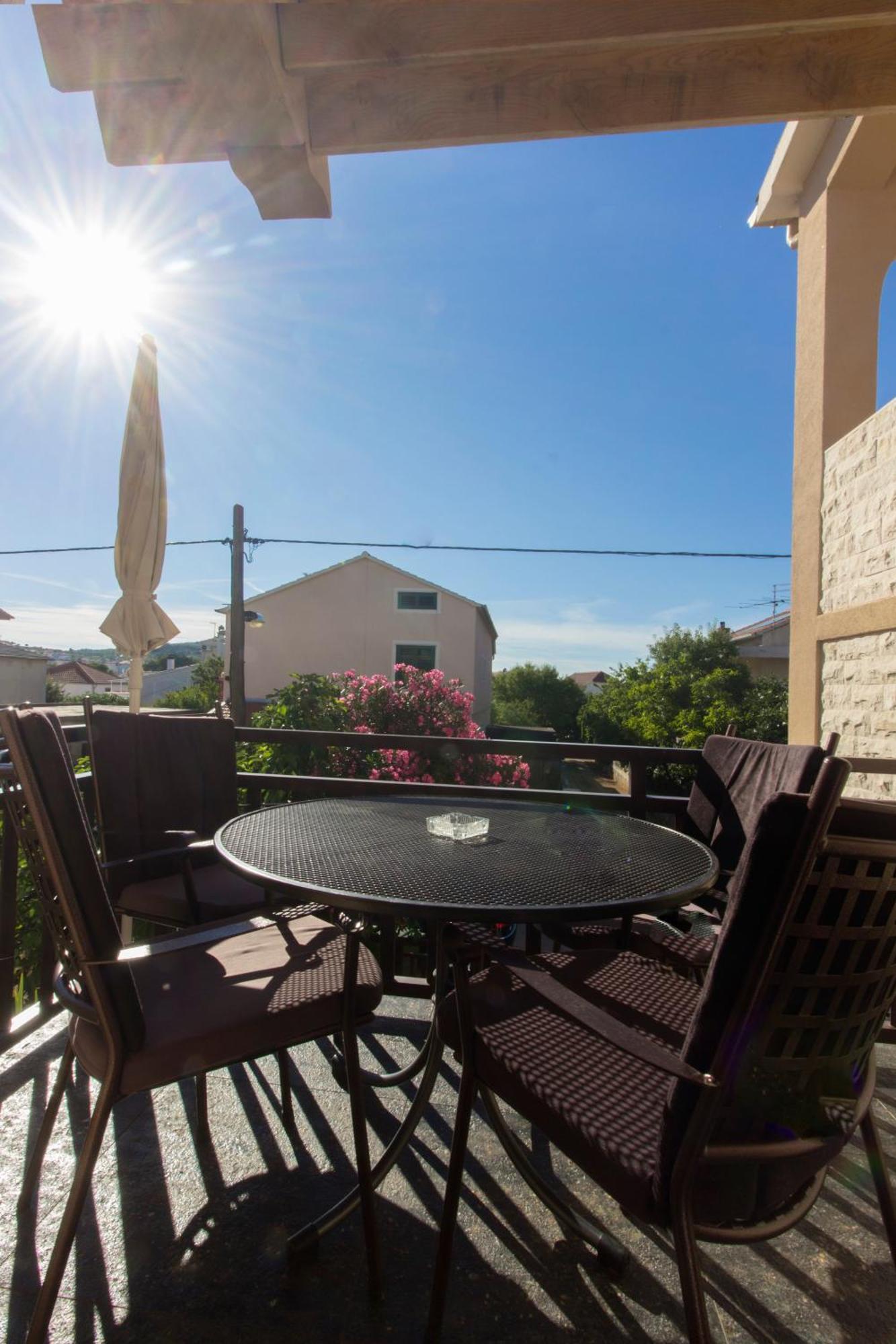 Apartments Maky & Dino Vodice Exterior photo